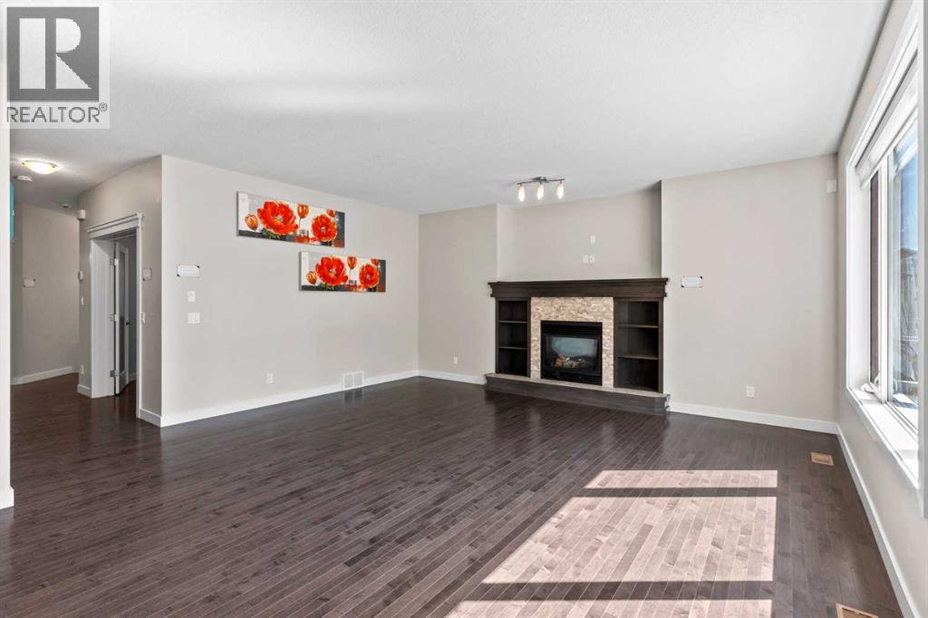 Single Family House for Sale in  Evansfield Terrace NW Evanston Calgary 