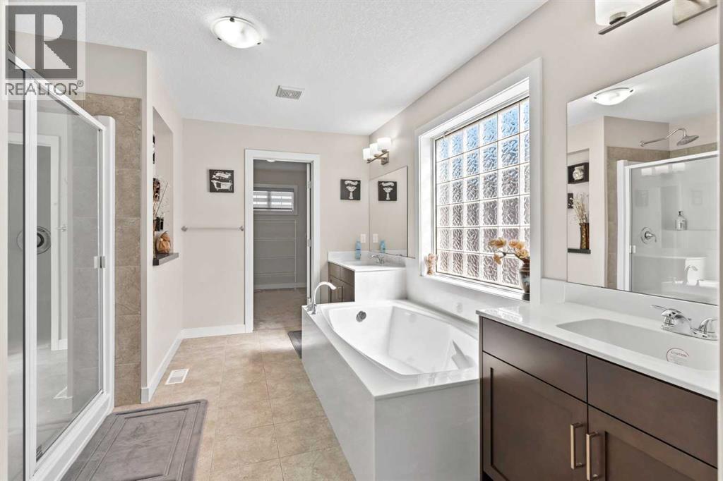 Single Family House for Sale in  Evansfield Terrace NW Evanston Calgary 