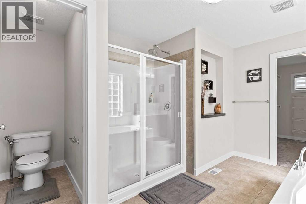 Single Family House for Sale in  Evansfield Terrace NW Evanston Calgary 