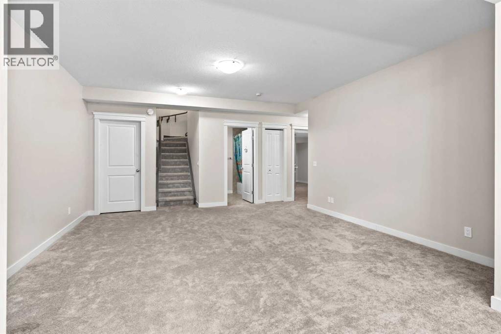 Single Family House for Sale in  Evansfield Terrace NW Evanston Calgary 