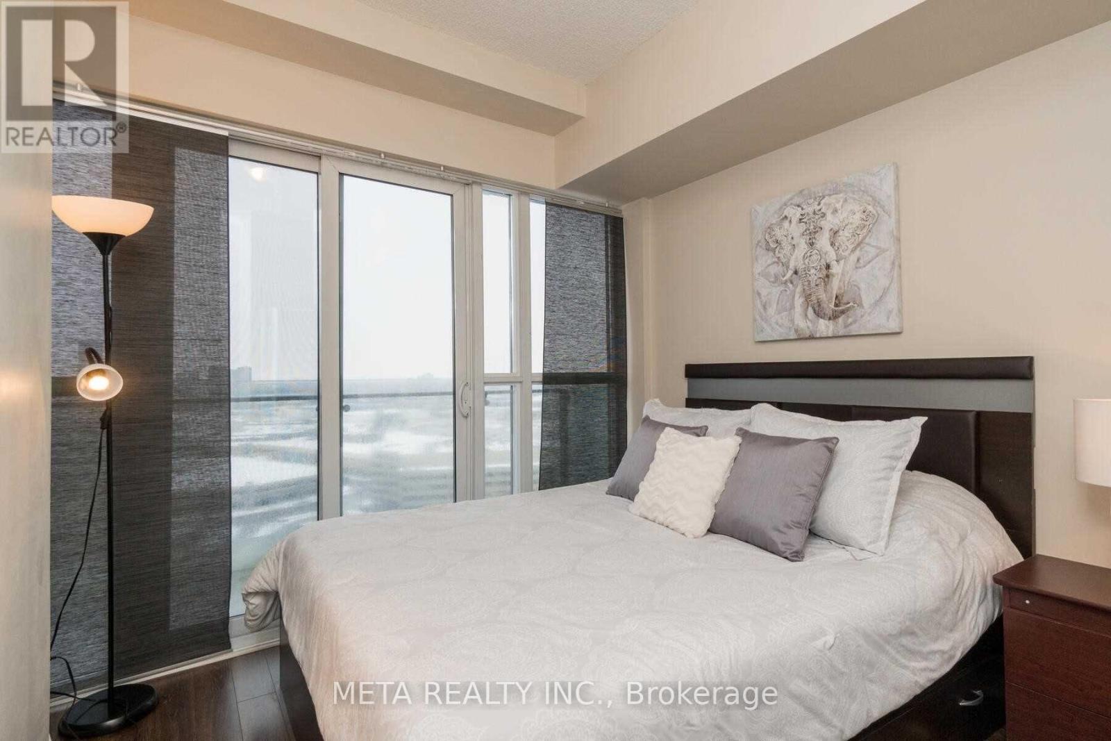 Photo 4 of 2106 50 Absolute Avenue, Mississauga ON