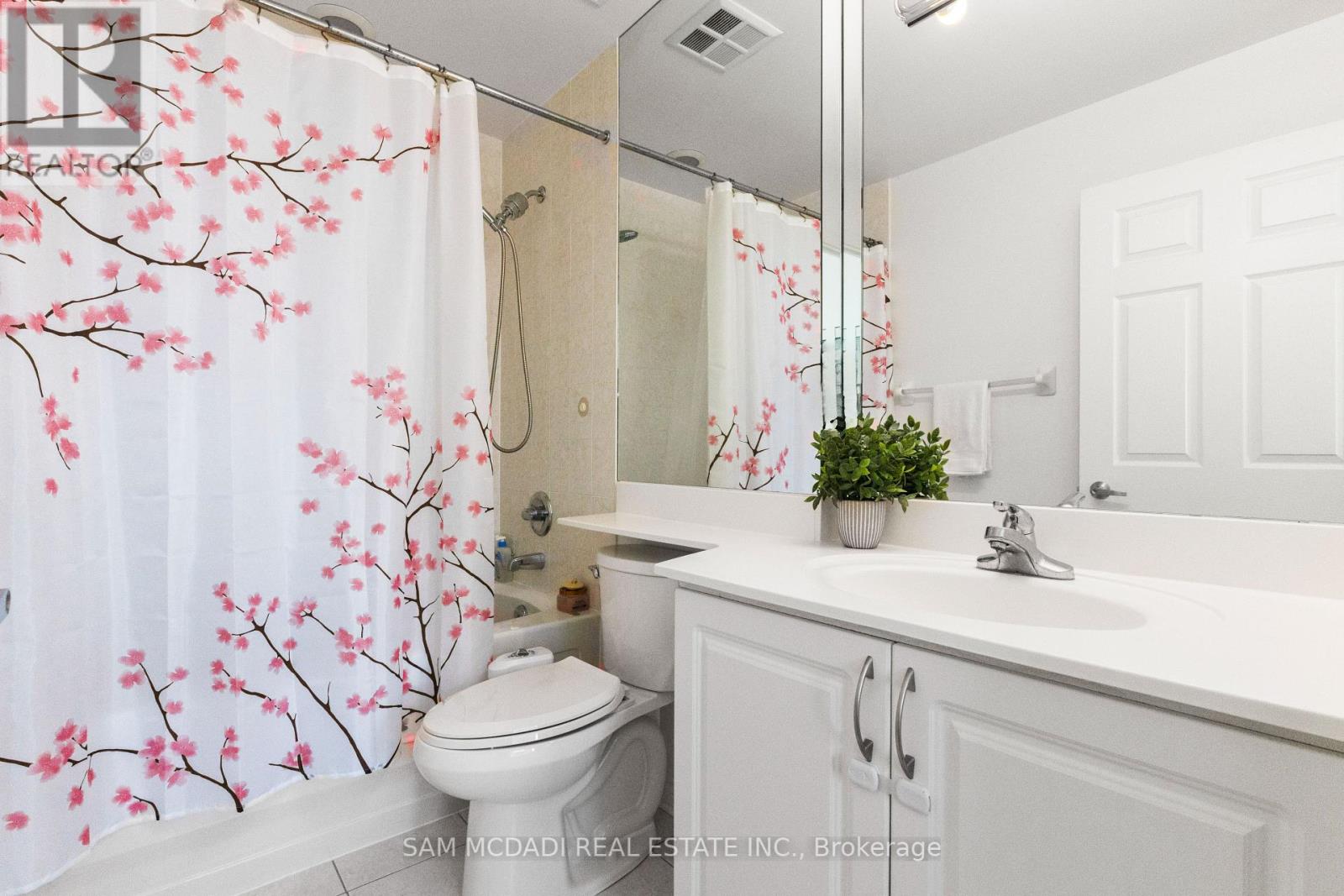 Photo 17 of 2404 388 Prince Of Wales Drive, Mississauga ON