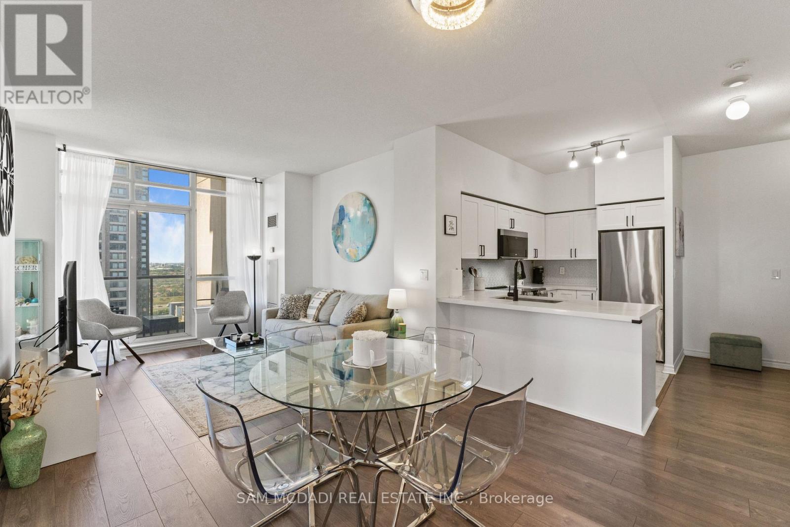 Photo 7 of 2404 388 Prince Of Wales Drive, Mississauga ON