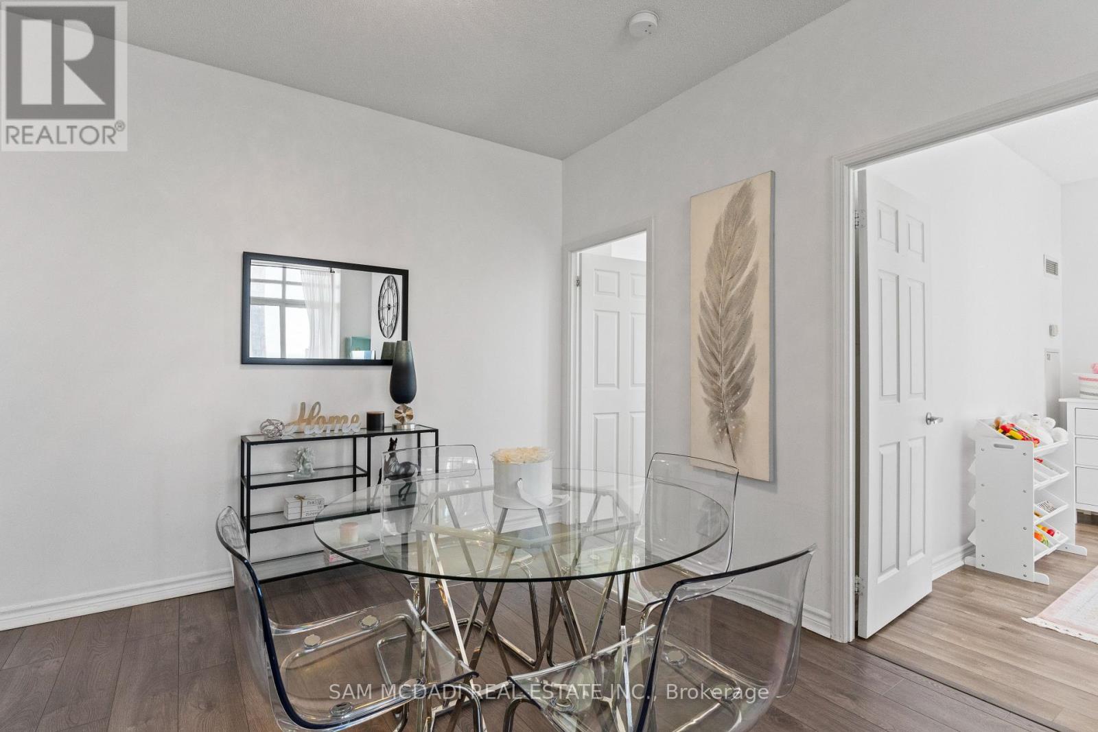 Photo 8 of 2404 388 Prince Of Wales Drive, Mississauga ON