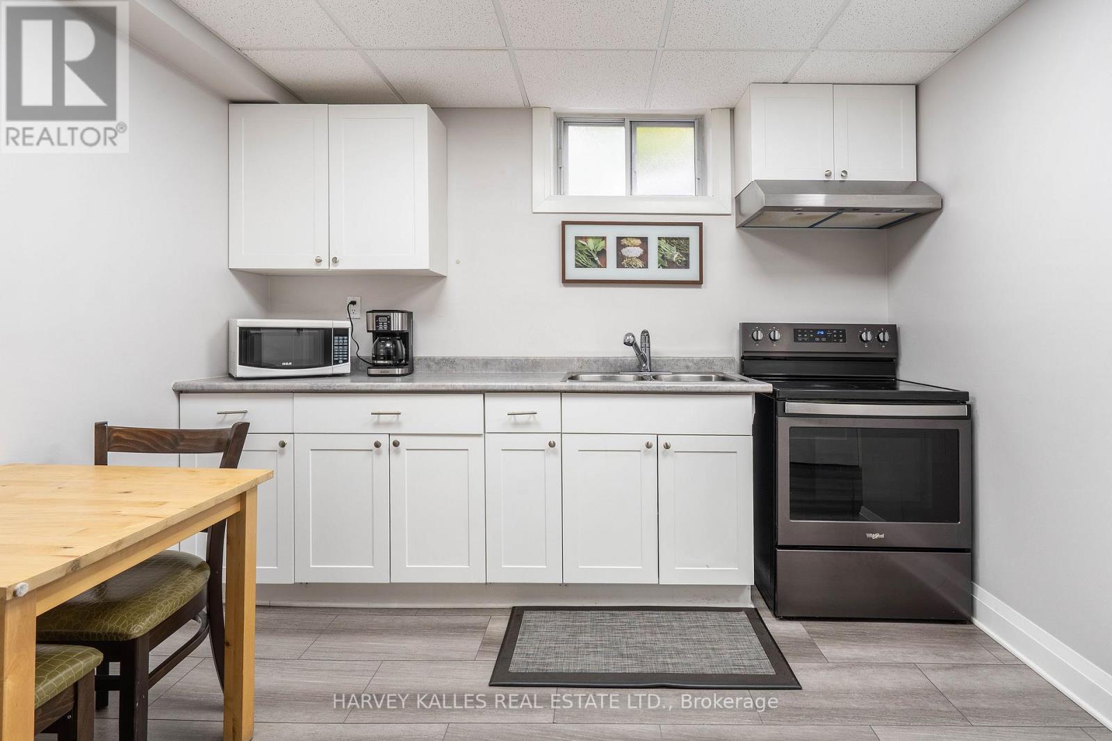 Photo 11 of 49 Theodore Drive, Mississauga ON