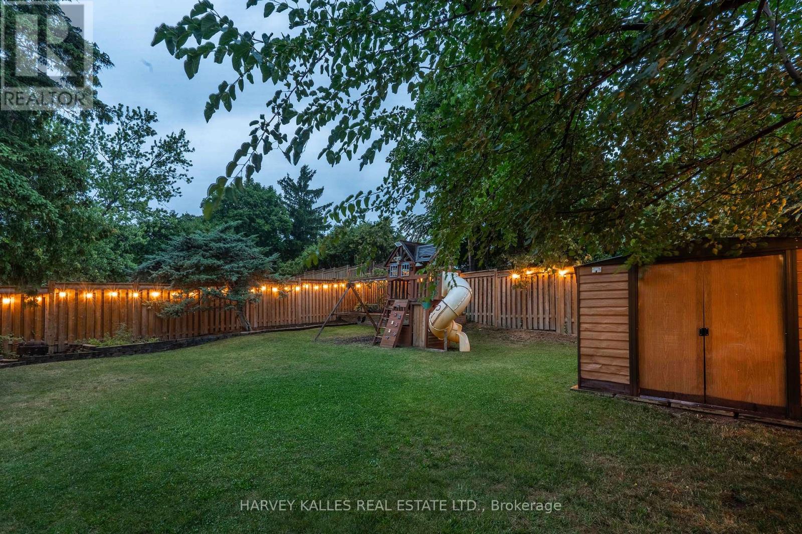 Photo 5 of 49 Theodore Drive, Mississauga ON