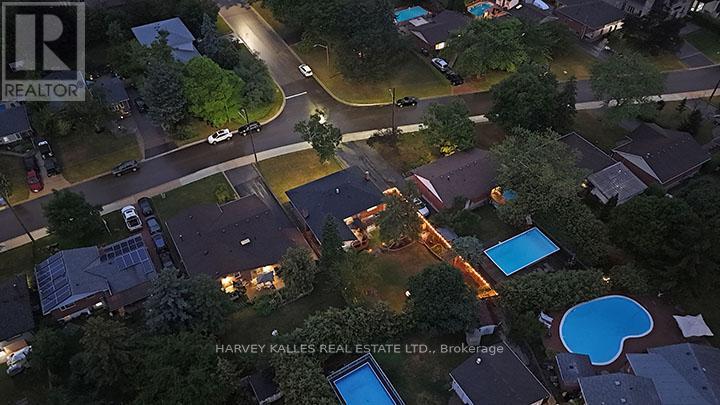 Photo 12 of 49 Theodore Drive, Mississauga ON