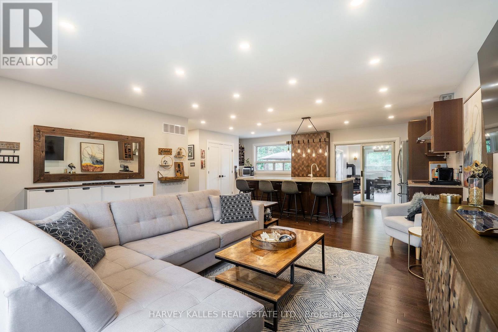 Photo 21 of 49 Theodore Drive, Mississauga ON