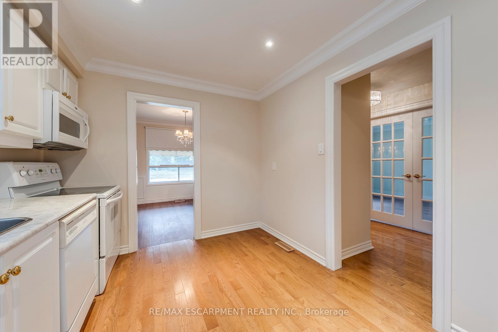 Photo 17 of 1236 Grange Road, Oakville ON