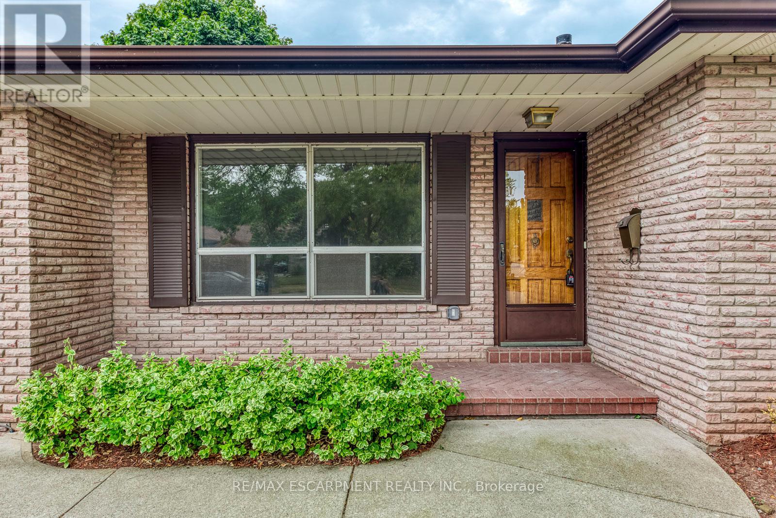 Photo 3 of 1236 Grange Road, Oakville ON