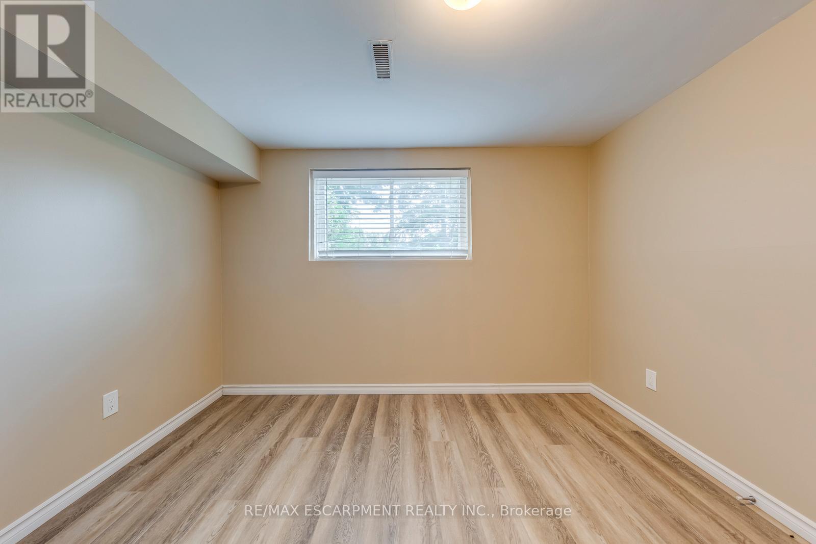 Photo 32 of 1236 Grange Road, Oakville ON