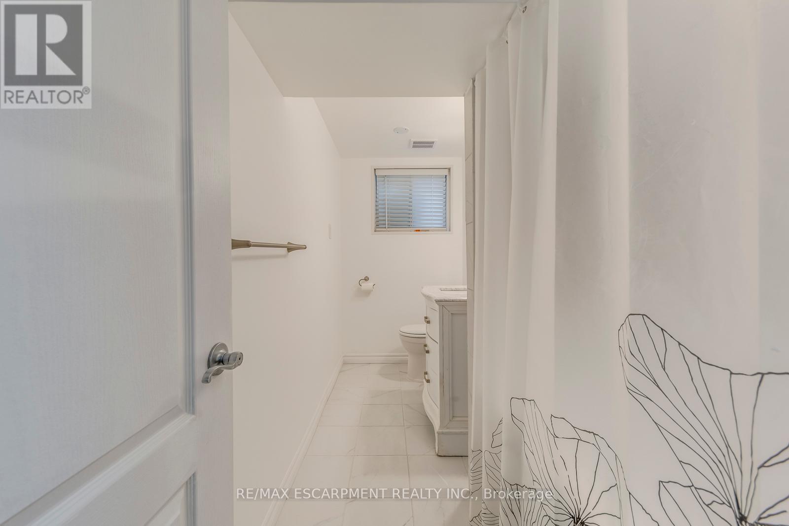 Photo 33 of 1236 Grange Road, Oakville ON