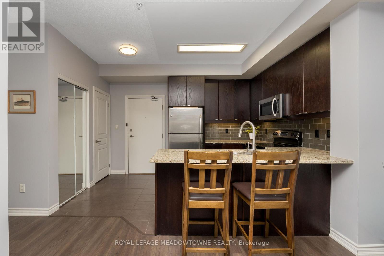 Photo 11 of 125 570 Lolita Gardens, Mississauga ON