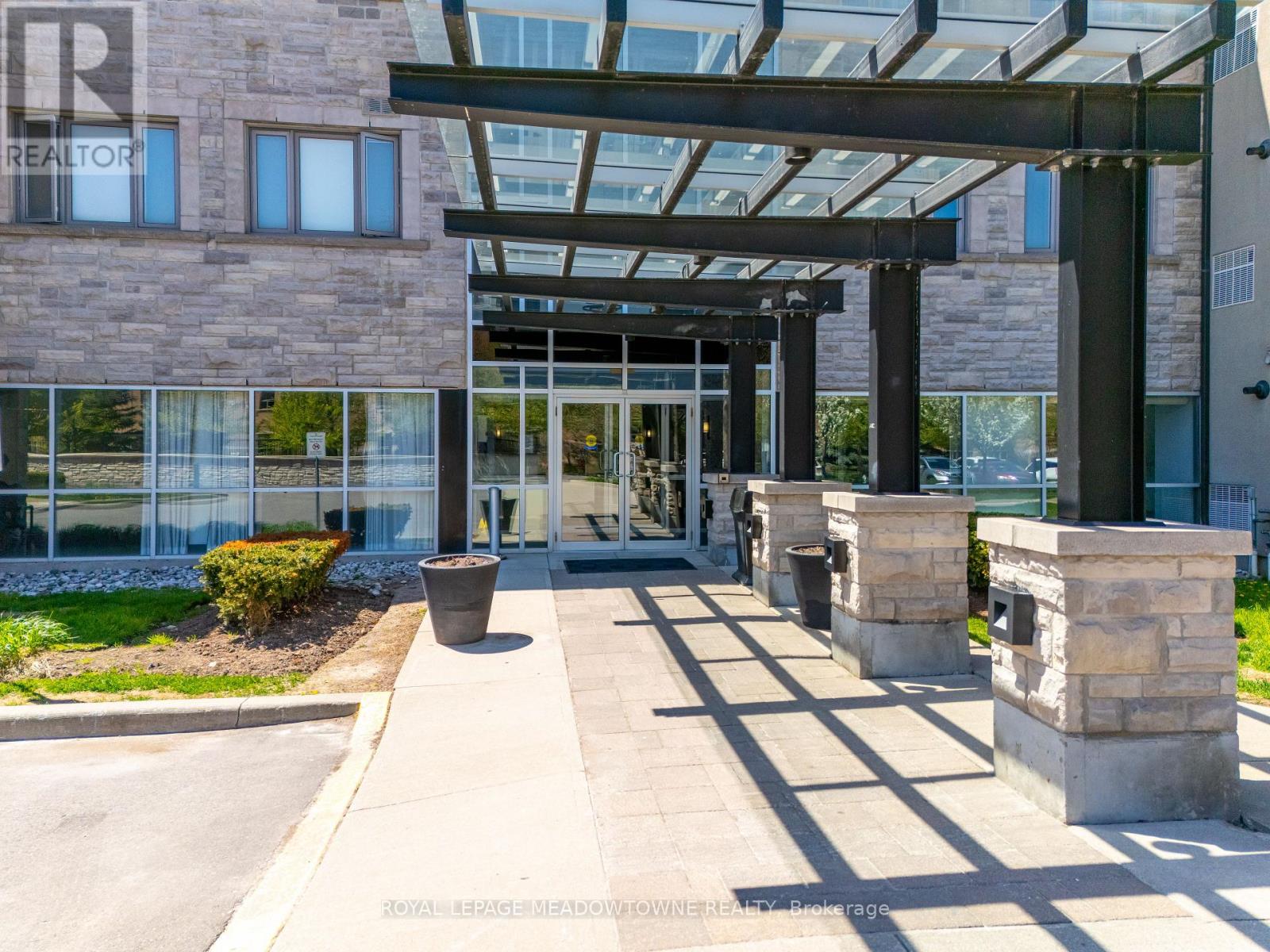 Photo 31 of 125 570 Lolita Gardens, Mississauga ON