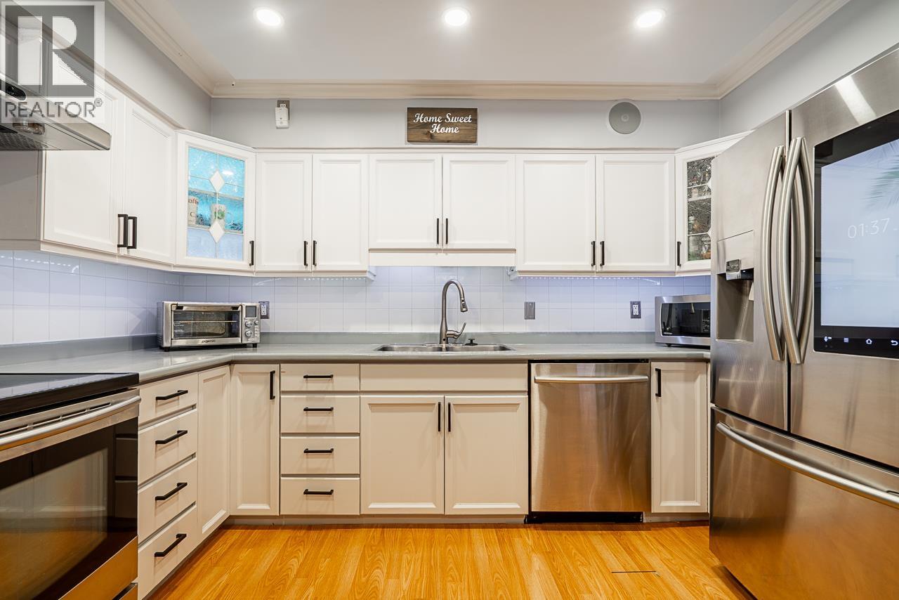 Photo 10 of 965 Floyd Avenue, Coquitlam BC
