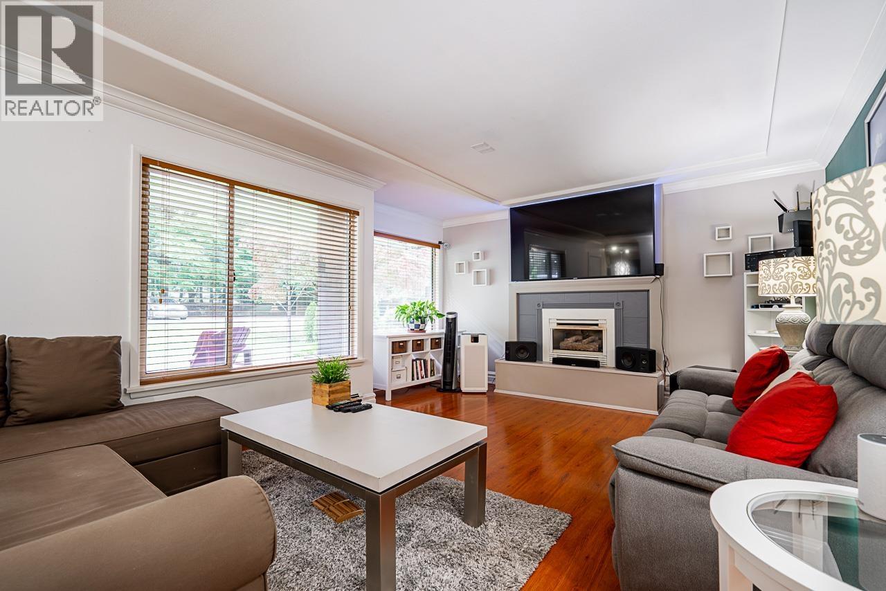 Photo 5 of 965 Floyd Avenue, Coquitlam BC