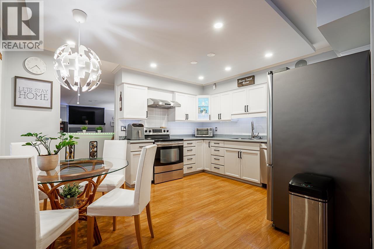 Photo 9 of 965 Floyd Avenue, Coquitlam BC