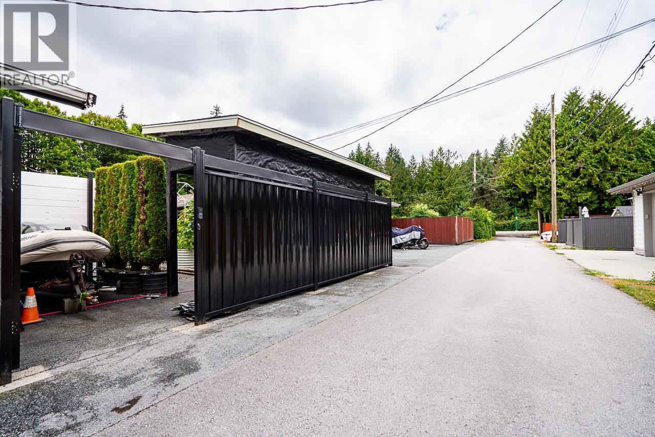 Photo 38 of 965 Floyd Avenue, Coquitlam BC