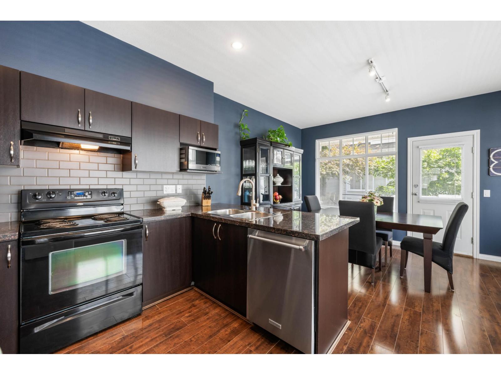 Photo 10 of 24 19480 66 Avenue, Surrey BC