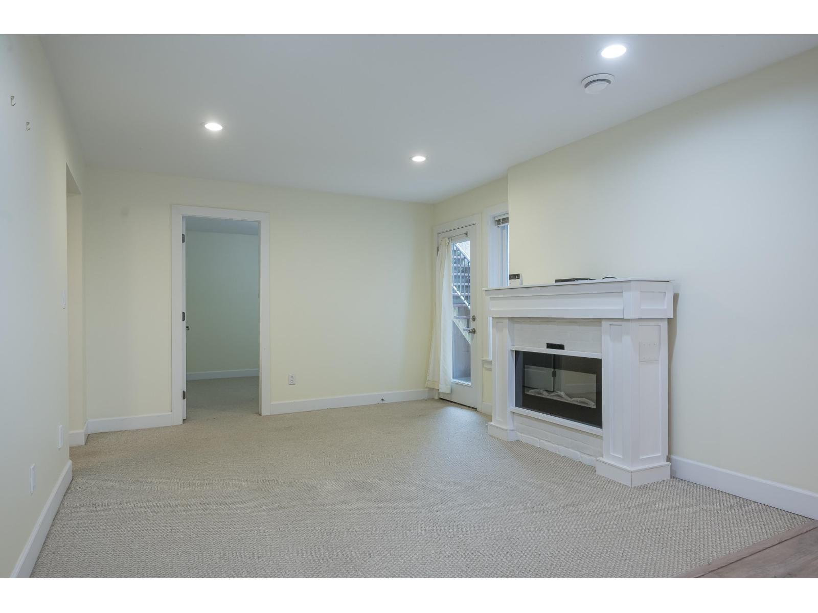 Photo 33 of 20347 98 A Avenue, Langley BC