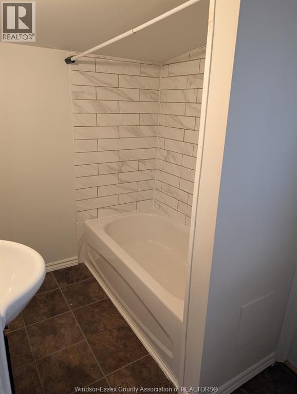 Photo 4 of 1335 Marentette Avenue Unit Upper, Windsor ON