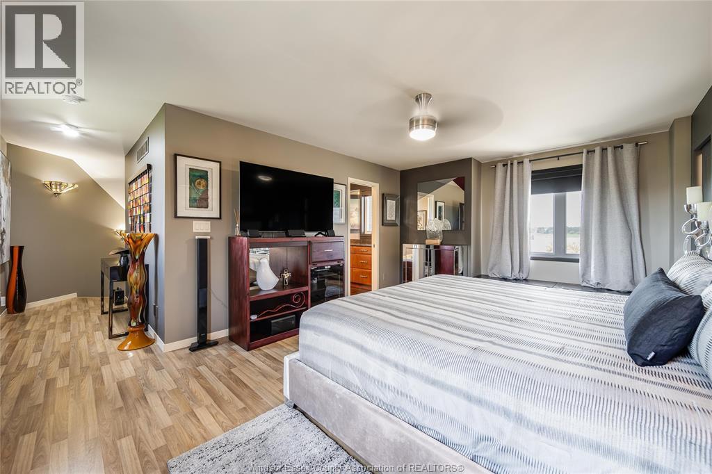 Photo 20 of 914 Lakeshore Road 101, Maidstone ON