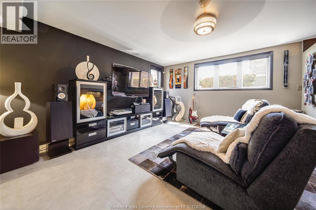 Photo 27 of 914 Lakeshore Road 101, Maidstone ON