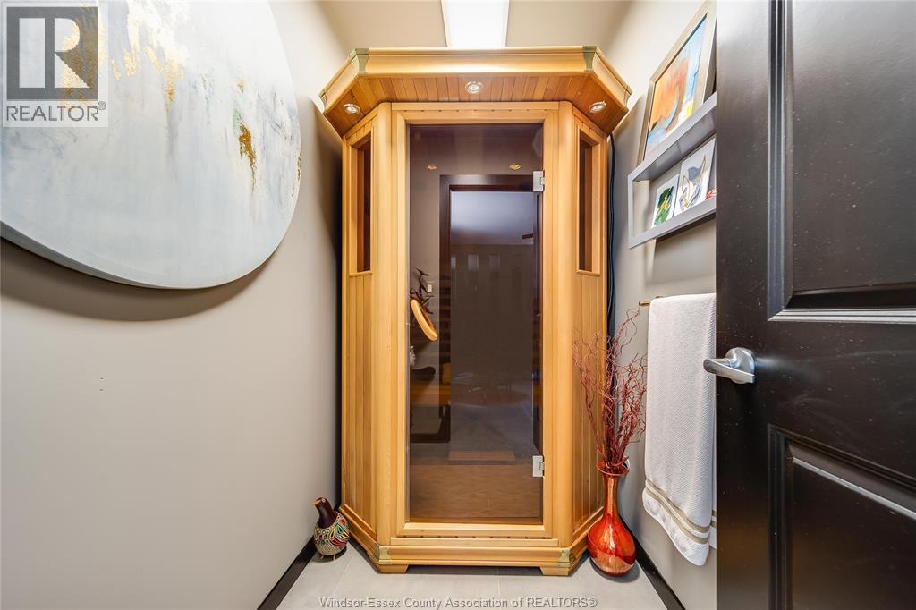 Photo 30 of 914 Lakeshore Road 101, Maidstone ON