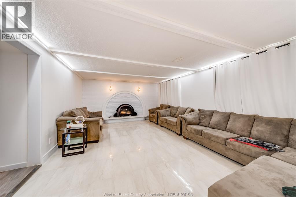 Photo 15 of 1520 Normandy, Lasalle ON