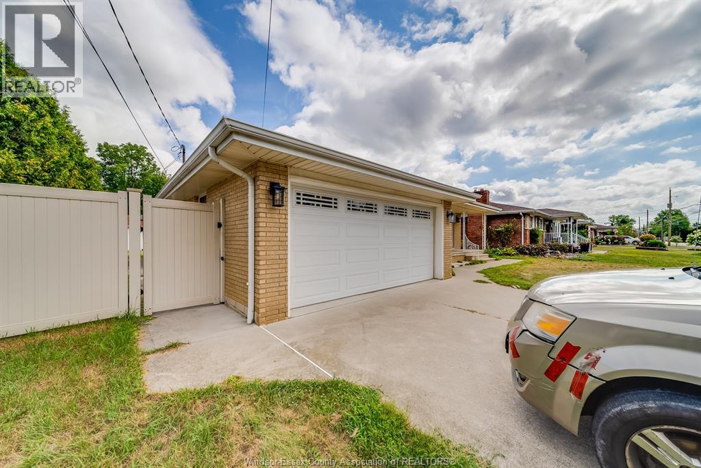 Photo 1 of 1520 Normandy, Lasalle ON