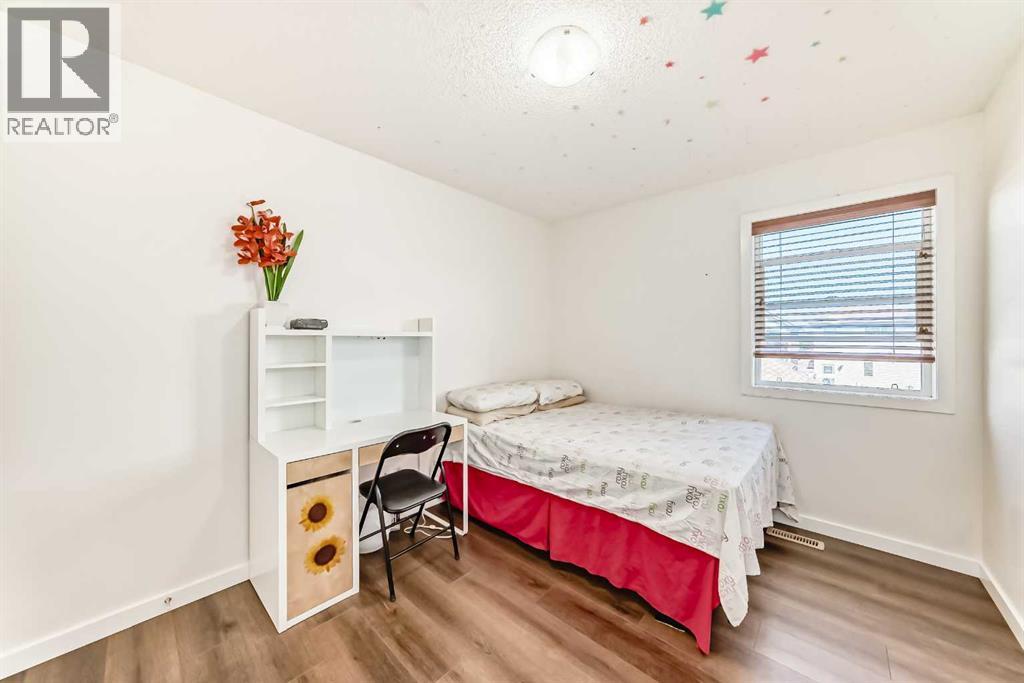 Photo 12 of 1253 New Brighton Drive Se, Calgary AB