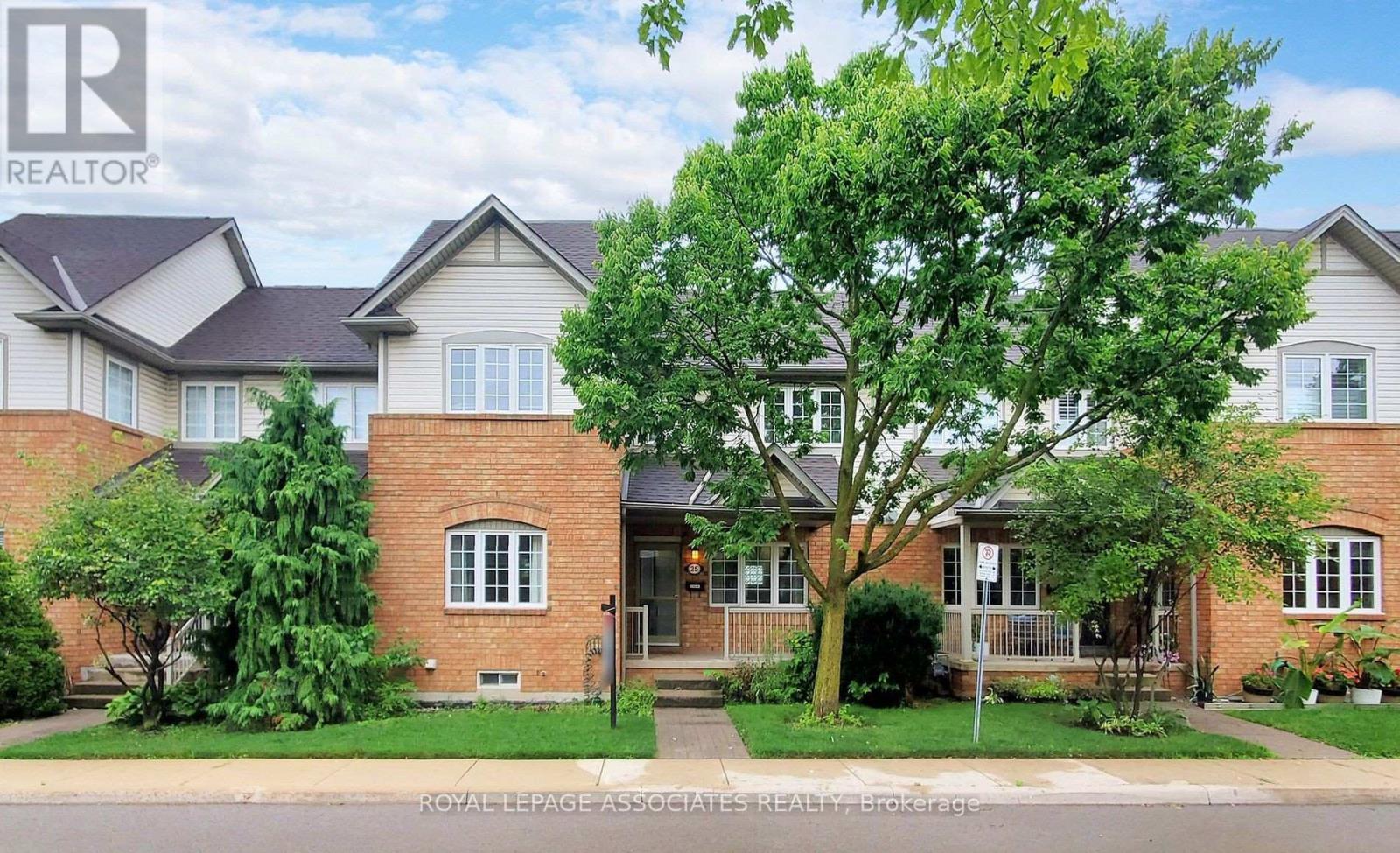 Photo 12 of 25 100 Beddoe Drive, Hamilton ON