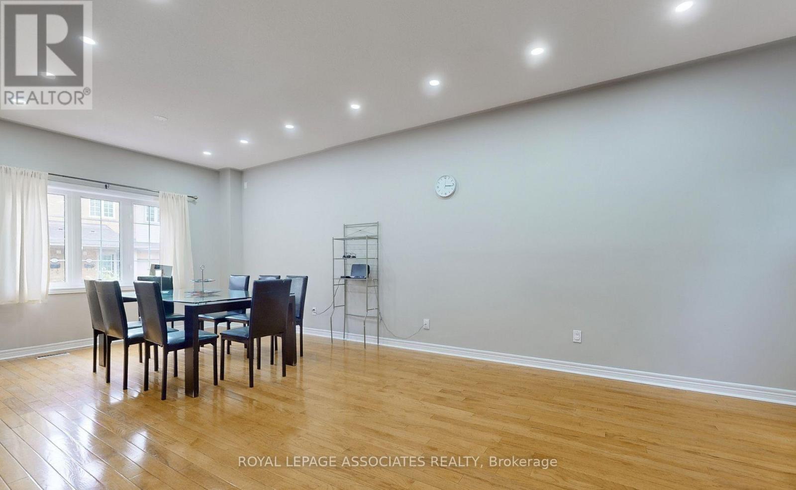 Photo 19 of 25 100 Beddoe Drive, Hamilton ON