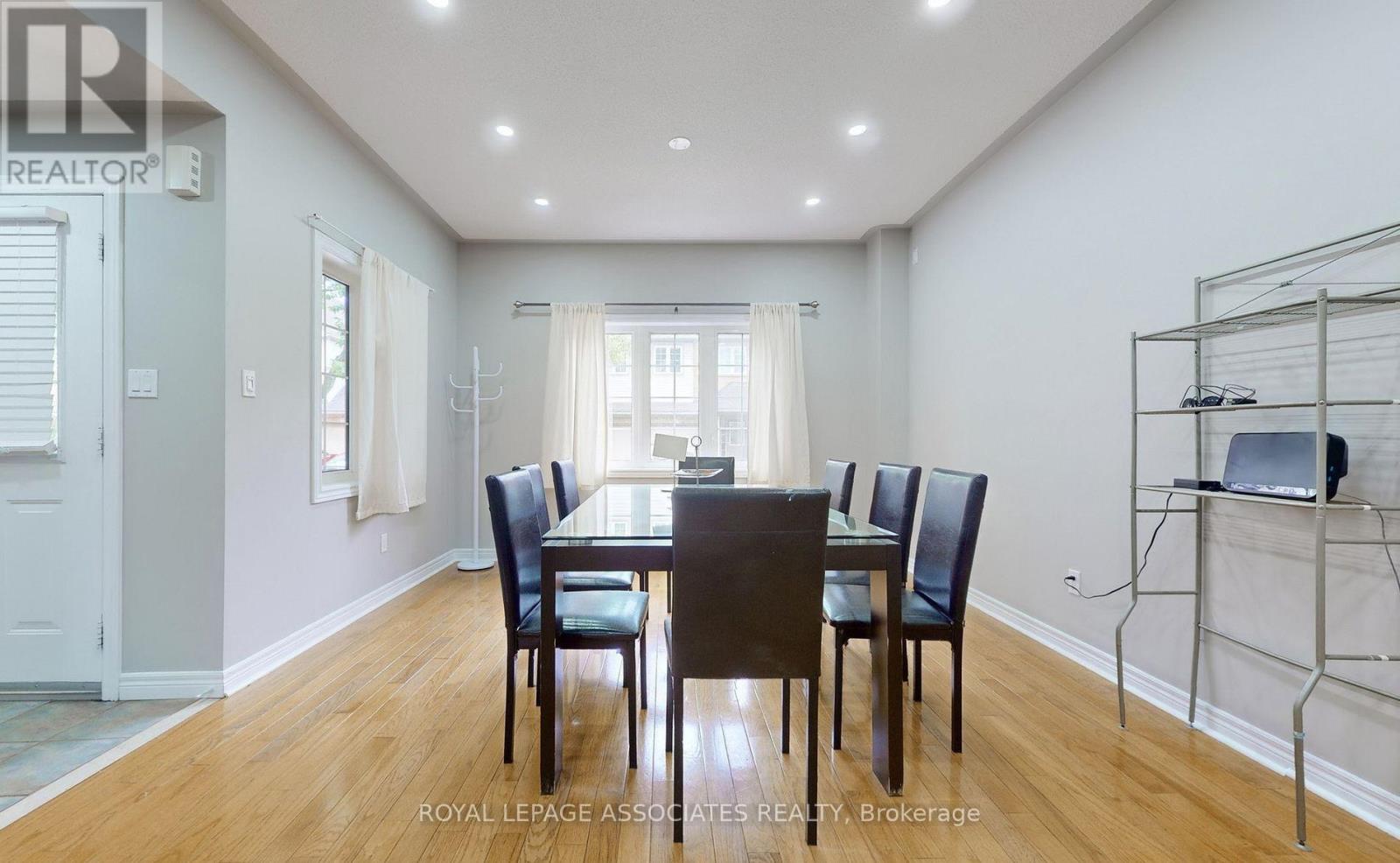 Photo 2 of 25 100 Beddoe Drive, Hamilton ON