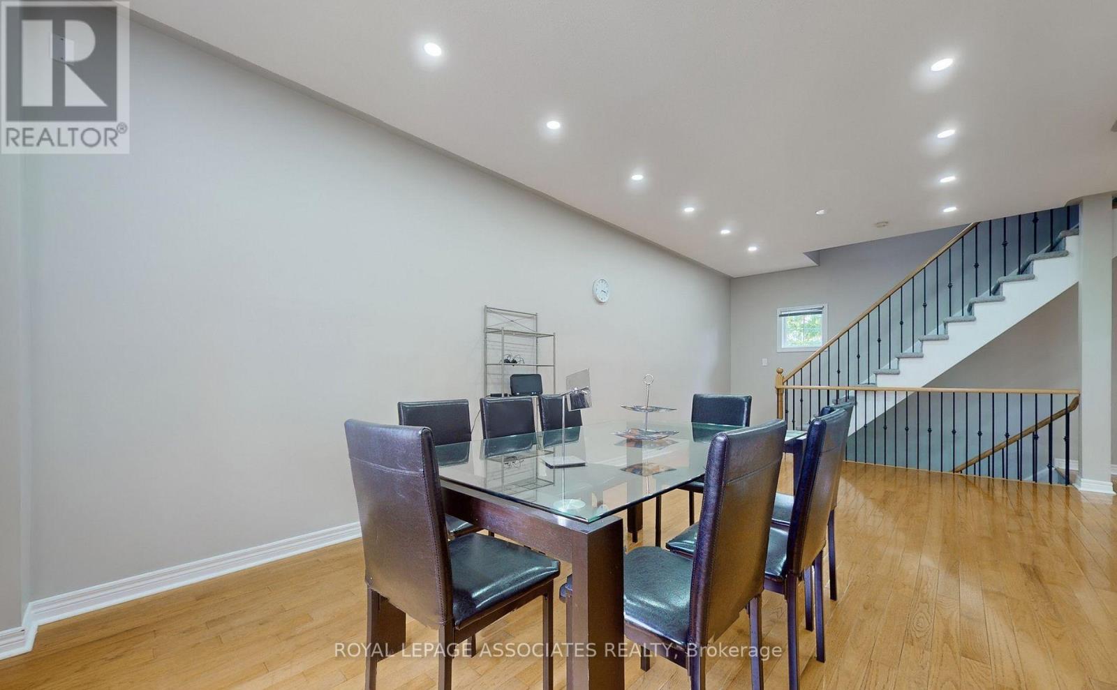 Photo 23 of 25 100 Beddoe Drive, Hamilton ON