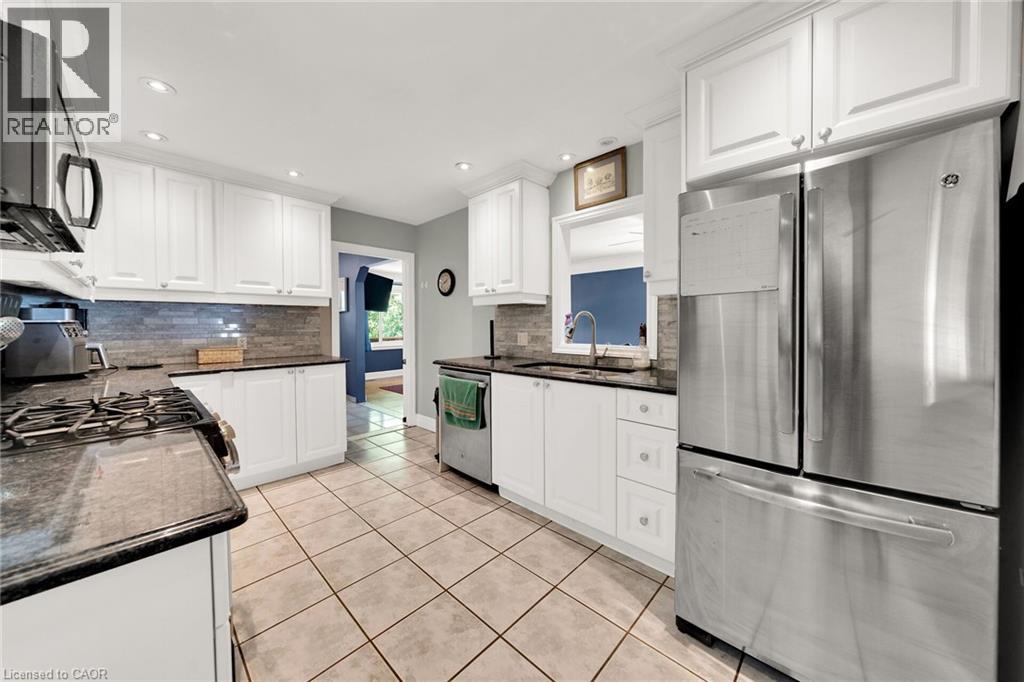 Photo 11 of 226 Carluke Road E, Ancaster ON
