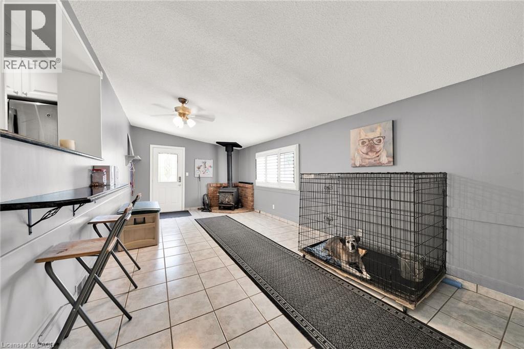 Photo 4 of 226 Carluke Road E, Ancaster ON