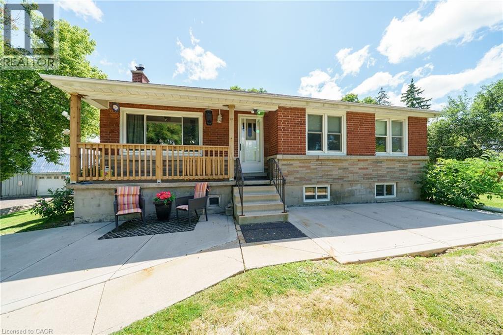 Photo 9 of 226 Carluke Road E, Ancaster ON