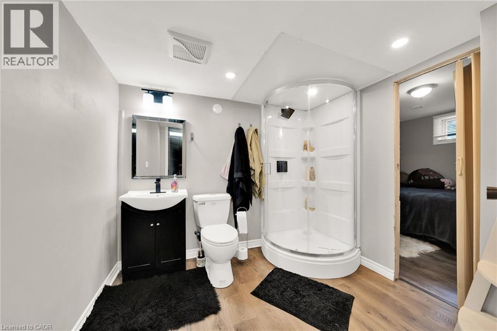 Photo 49 of 226 Carluke Road E, Ancaster ON