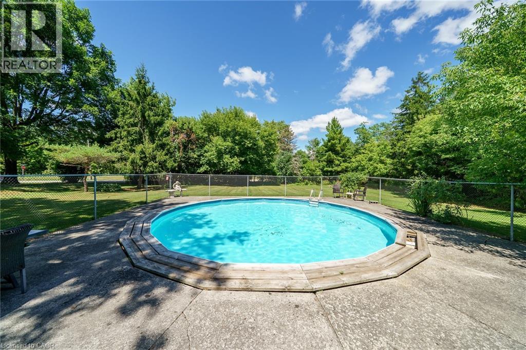 Photo 17 of 226 Carluke Road E, Ancaster ON