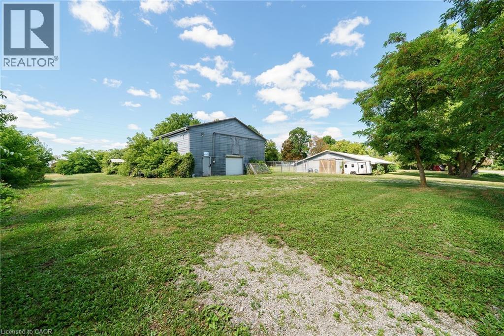 Photo 5 of 226 Carluke Road E, Ancaster ON