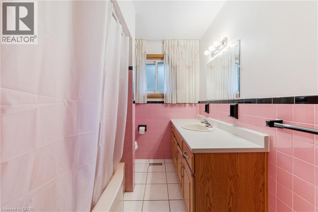 Photo 6 of 347 Hixon Road, Hamilton ON