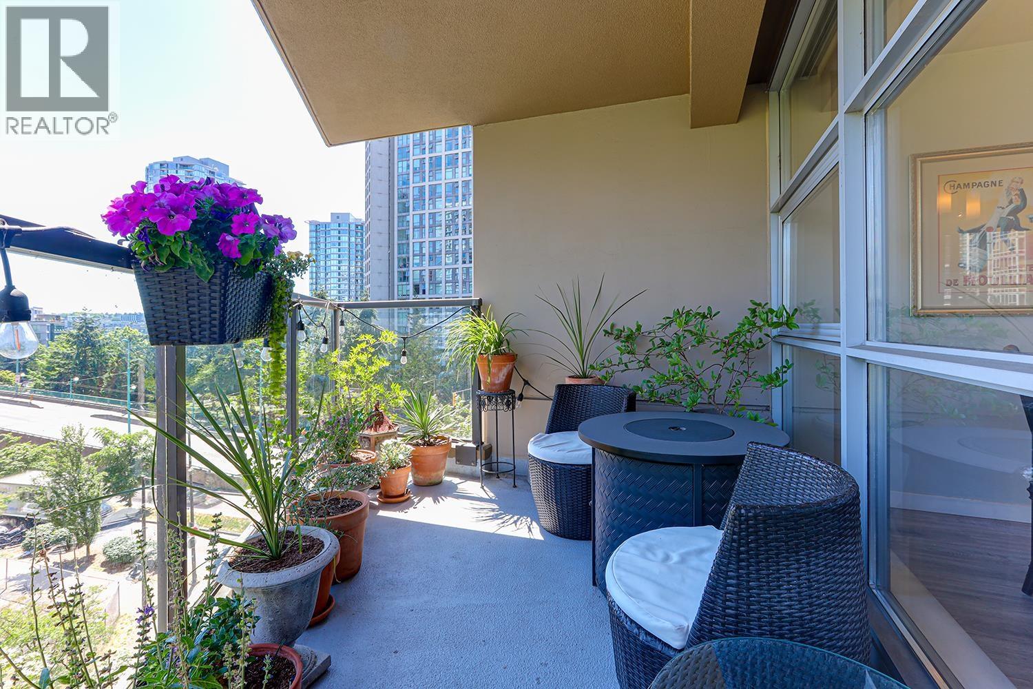 Photo 14 of 603 989 Beatty Street, Vancouver BC