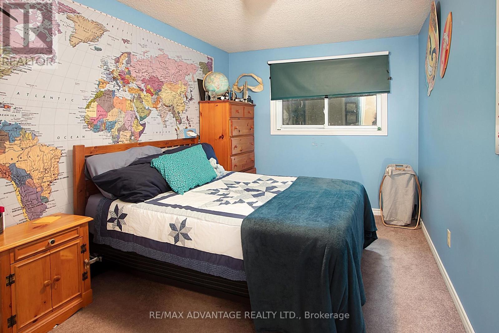 Photo 25 of 126 Olympic Crescent, London North ON