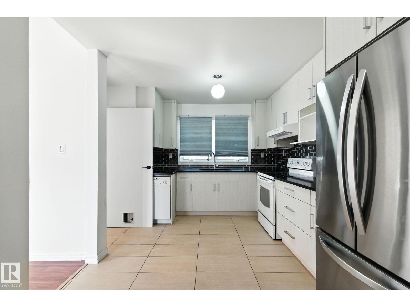 Photo 16 of 1112 56 St Nw, Edmonton AB