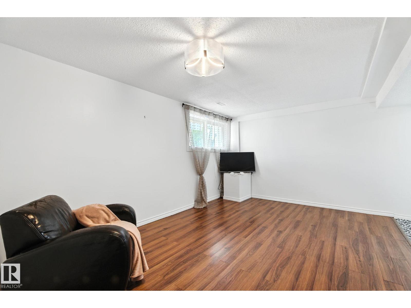 Photo 33 of 1112 56 St Nw, Edmonton AB