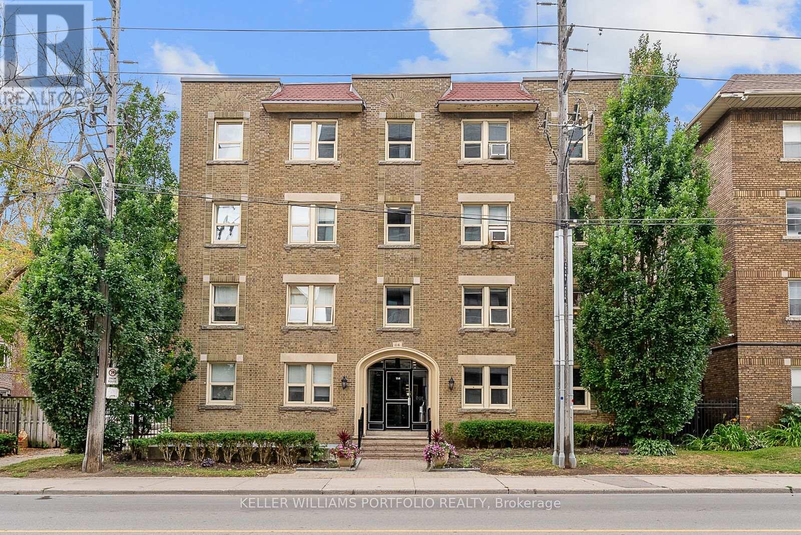 Photo 11 of 402 114 Vaughan Road, Toronto ON
