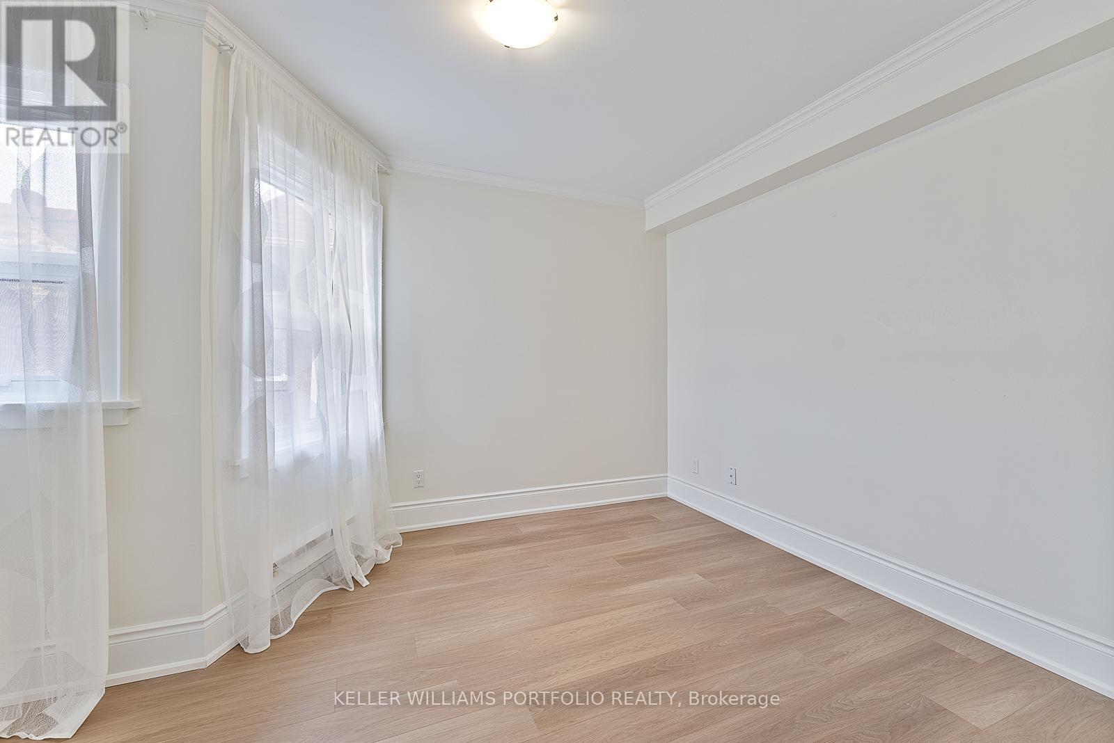 Photo 10 of 402 114 Vaughan Road, Toronto ON