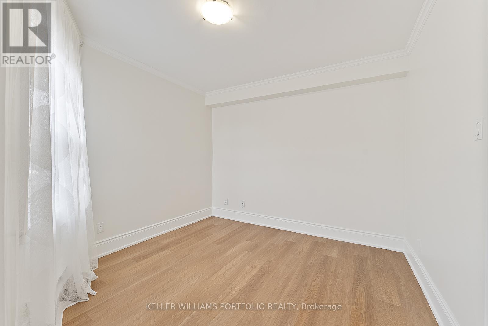 Photo 13 of 402 114 Vaughan Road, Toronto ON