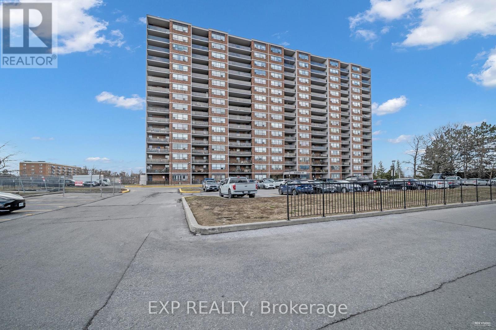 Photo 1 of 907 45 Sunrise Avenue, Toronto ON